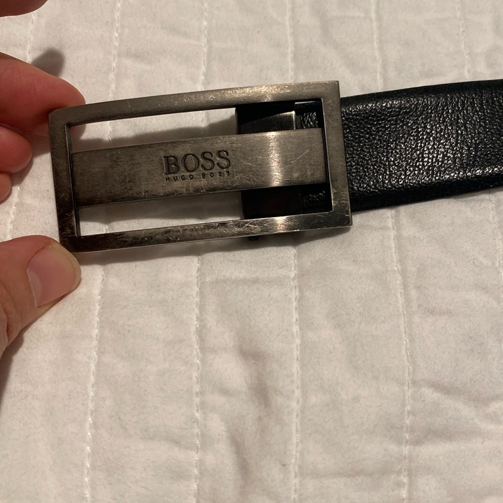 Hugo Boss “Brent” Leather Belt.